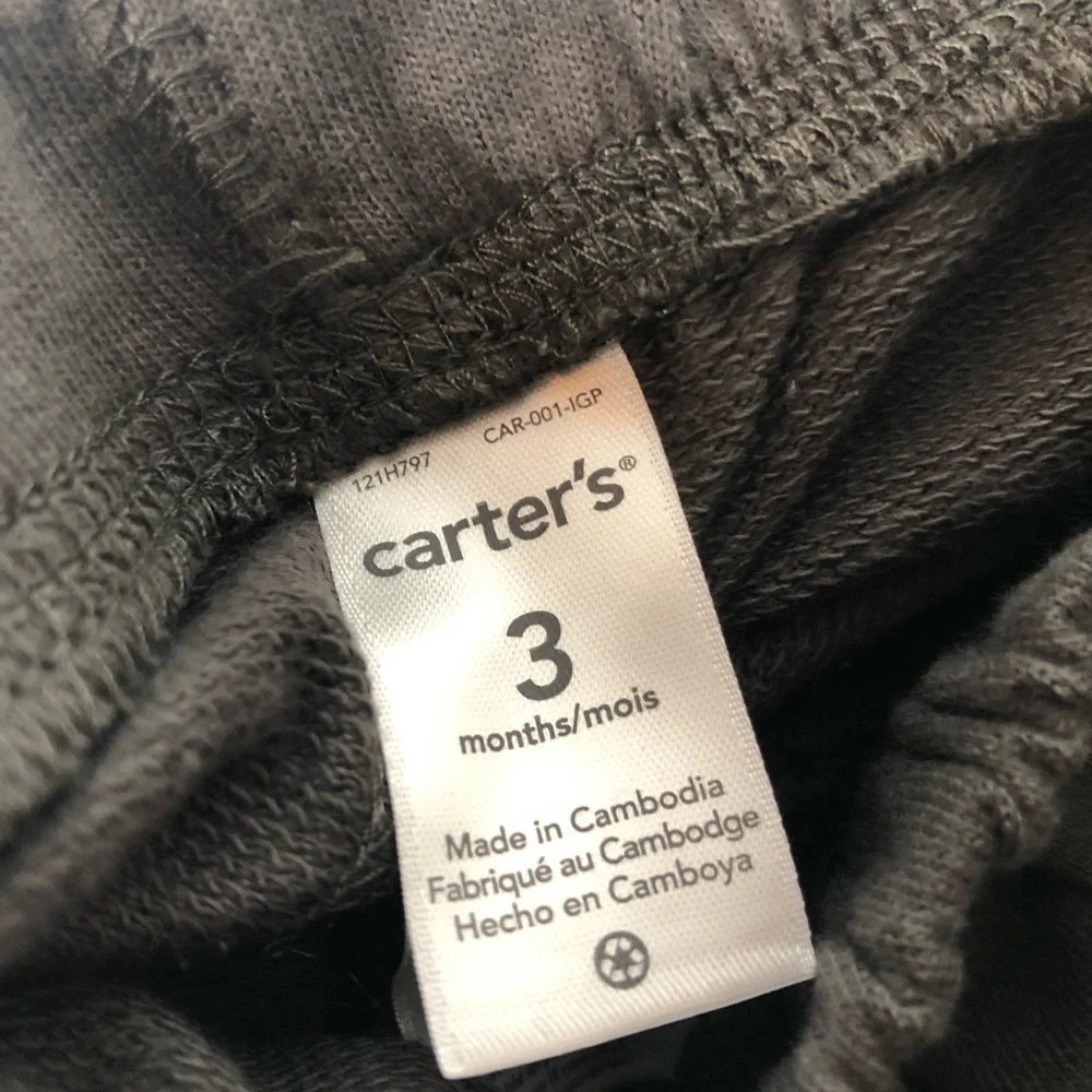 - Carter’s baby boy 3 piece set outfit size 3m